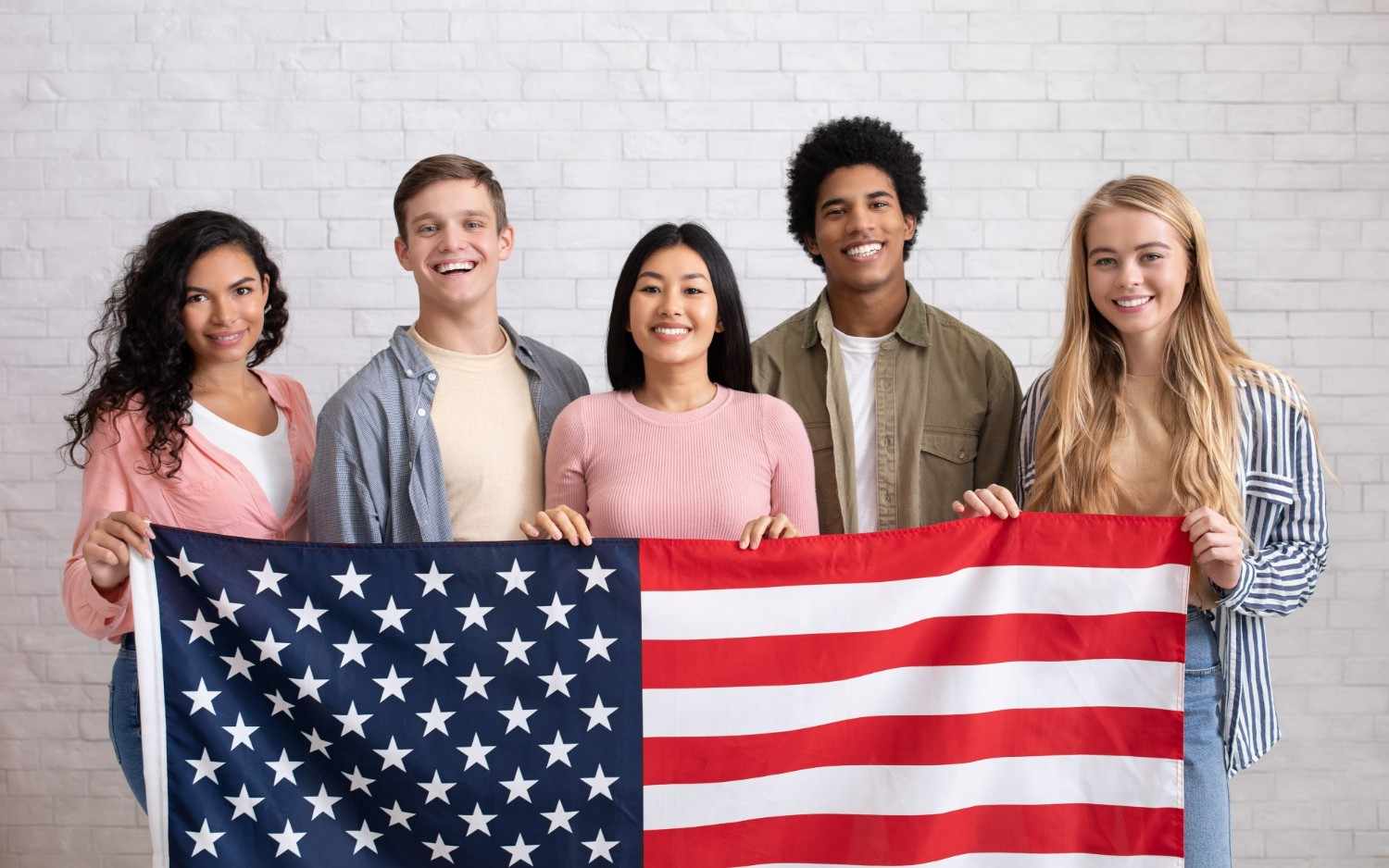 Working with a knowledgeable citizenship lawyer can help navigate the naturalization process smoothly